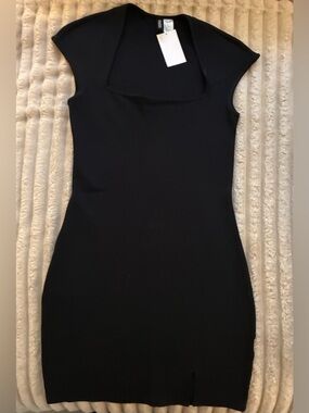 H&M Black Crewneck Shift Top